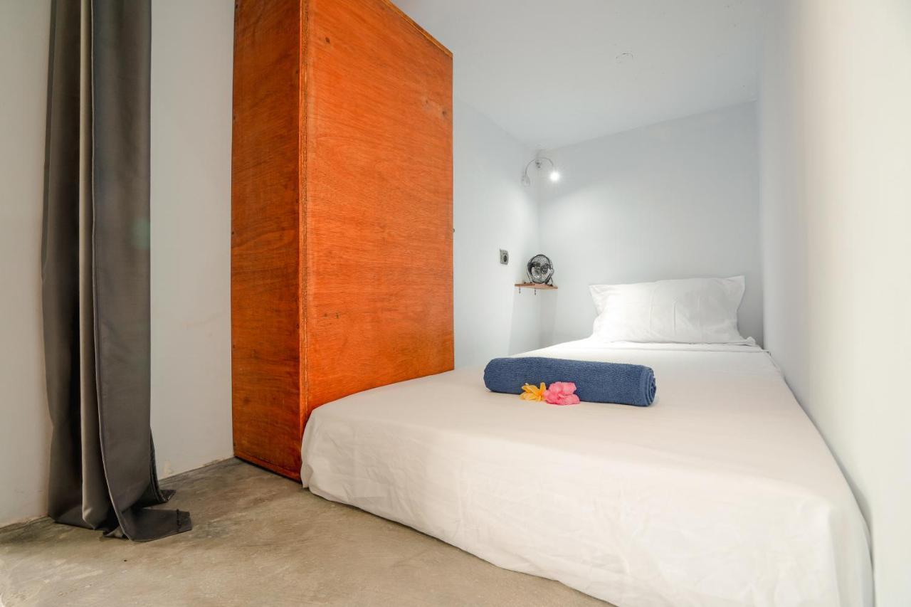 Waiwas Hostel Kuta  Eksteriør billede